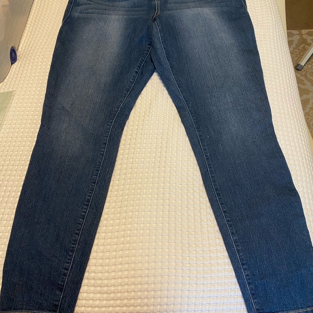 Torrid light weight jeggings EUC!! Size 16 Tall